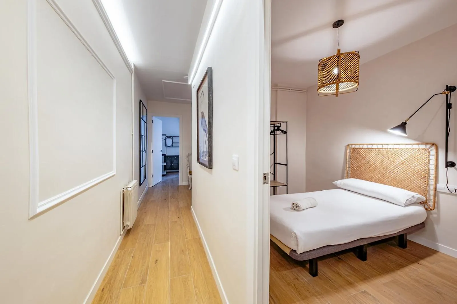 Bebarceloner Eixample Apartments - 4 Bedrooms  바르셀로나